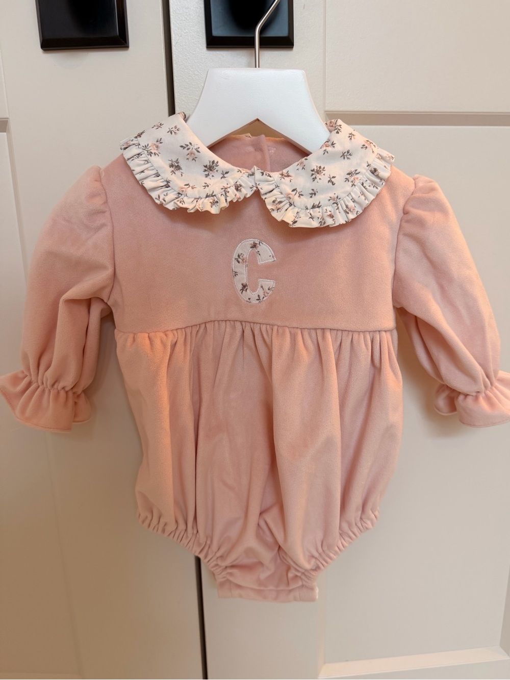 Hannah Kate ‘C’ Appliqué Velvet Bubble